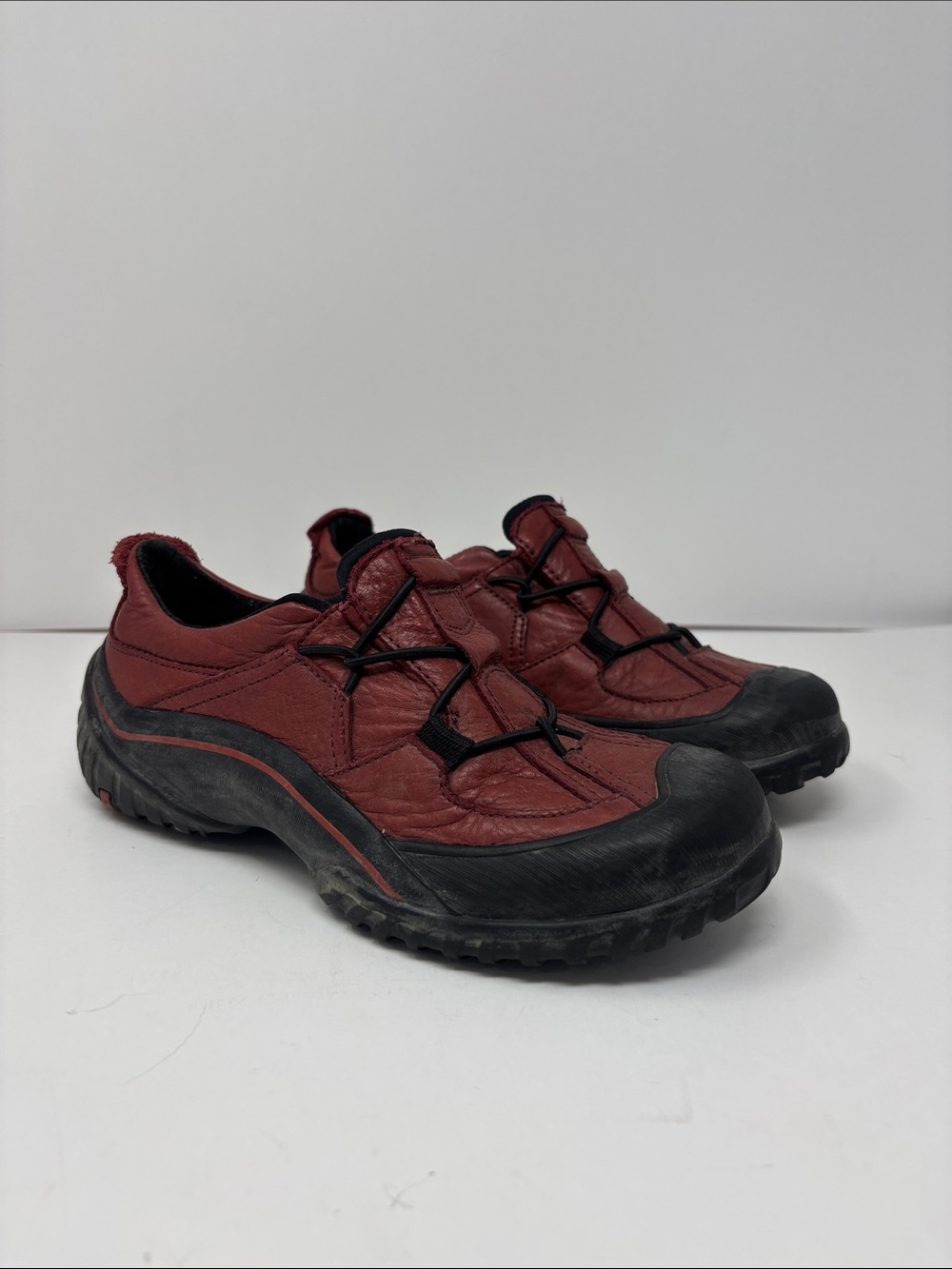 Clarks Women's Waterproof Muckers Leather Red Size 5
